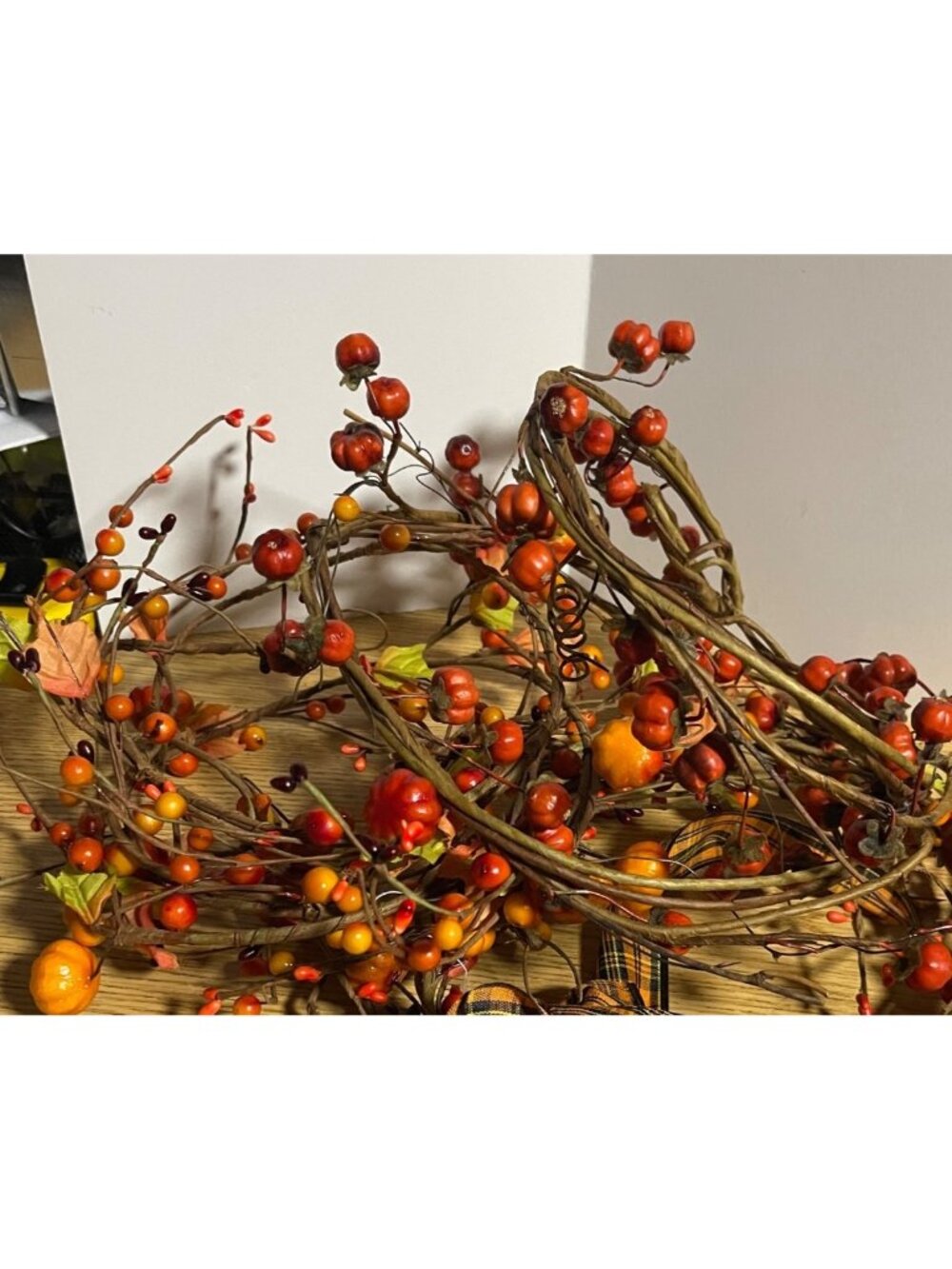Fall-Themed Berry & Pumpkin Garland Autumn Decoration Candle Vase Wrap Wreath